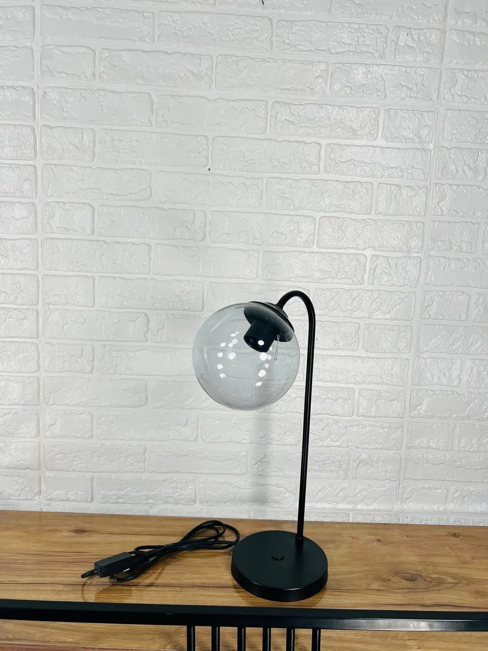 اباژور مدرن رومیزی R140